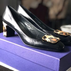 7.5N Stuart Weitzman Black Leather with Tan Calf